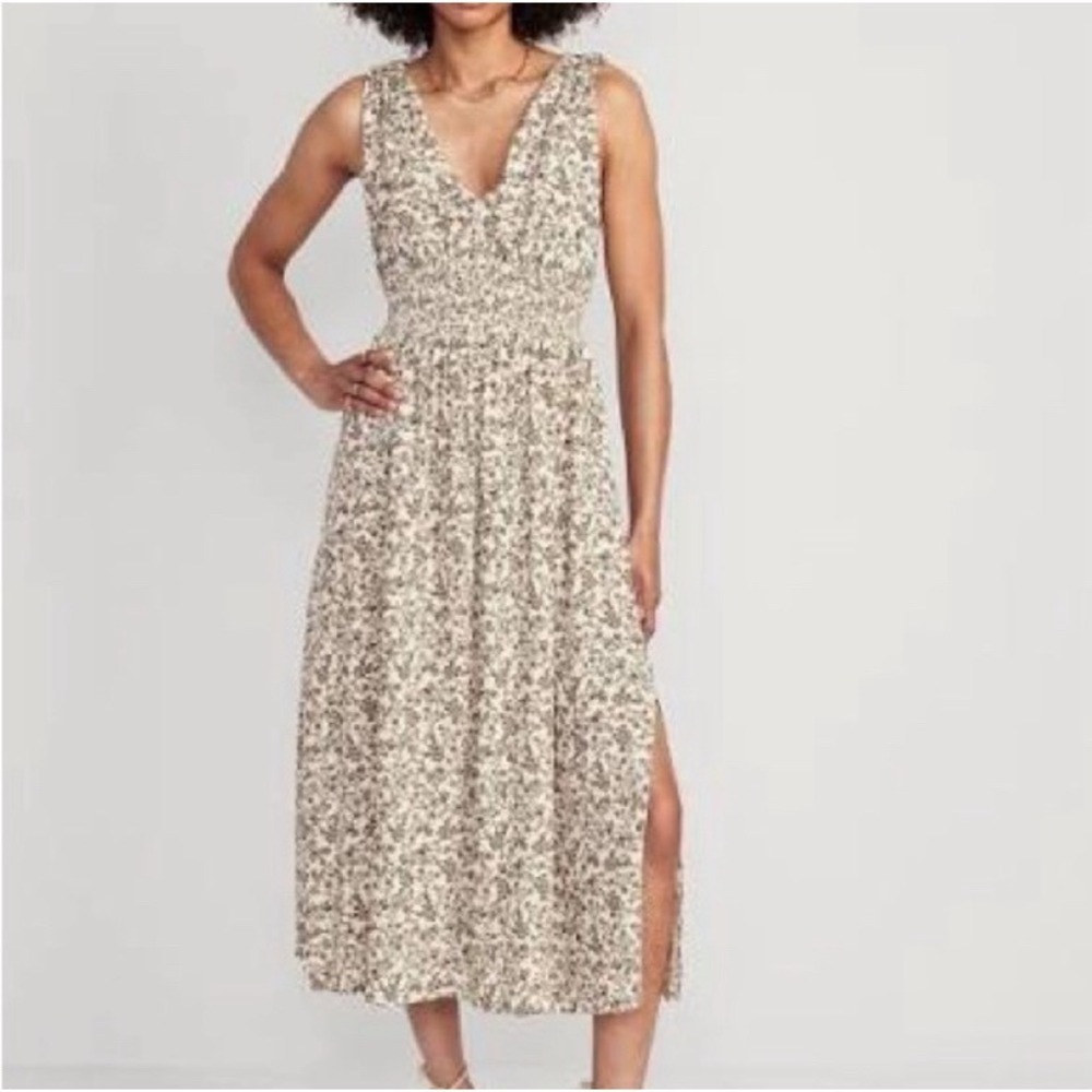 Old Navy Women's L Floral Smocked Waist V-Neck Maxi Dress Beige Brown Sleeveless